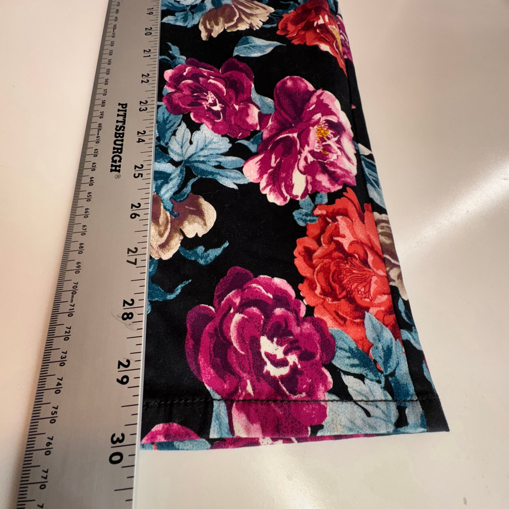 Chico's Women's 1R US 8R Multi Denim Jean Regal Floral Rose Jegging Pants NWT - Picture 11 of 14